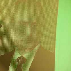 Портрет Путина методом лазерной резки